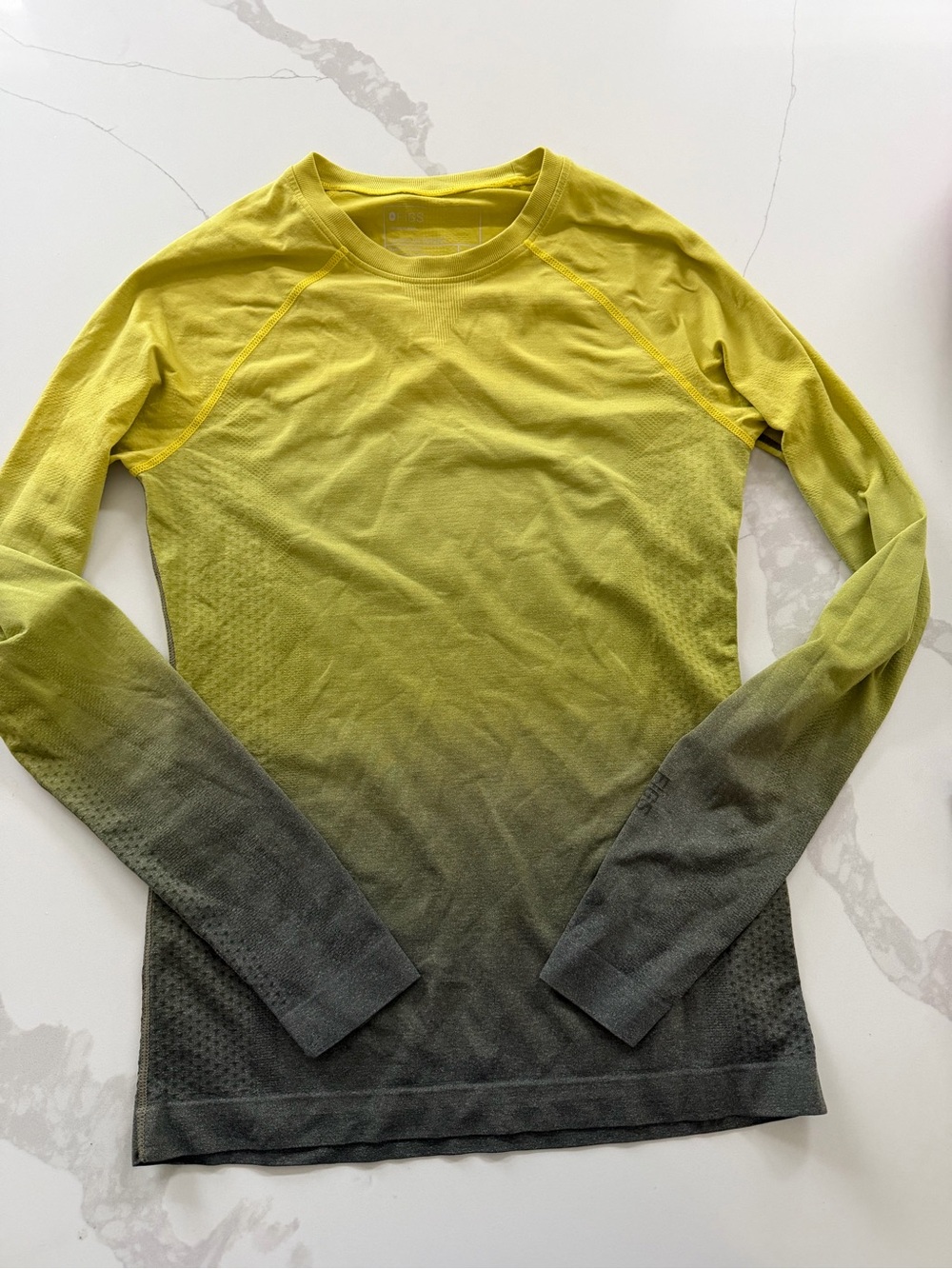 FIGS Salta Seamless Long Sleeve Underscrub Scrub Top Womens Small Limeade Ombre